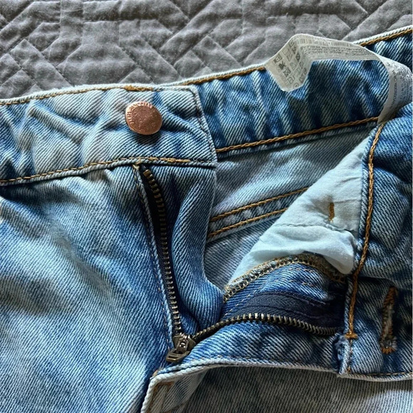 Zara Basic Z1975 Distressed Cuffed Denim Jean Shorts Size 2 Thrashed - Picture 8 of 10